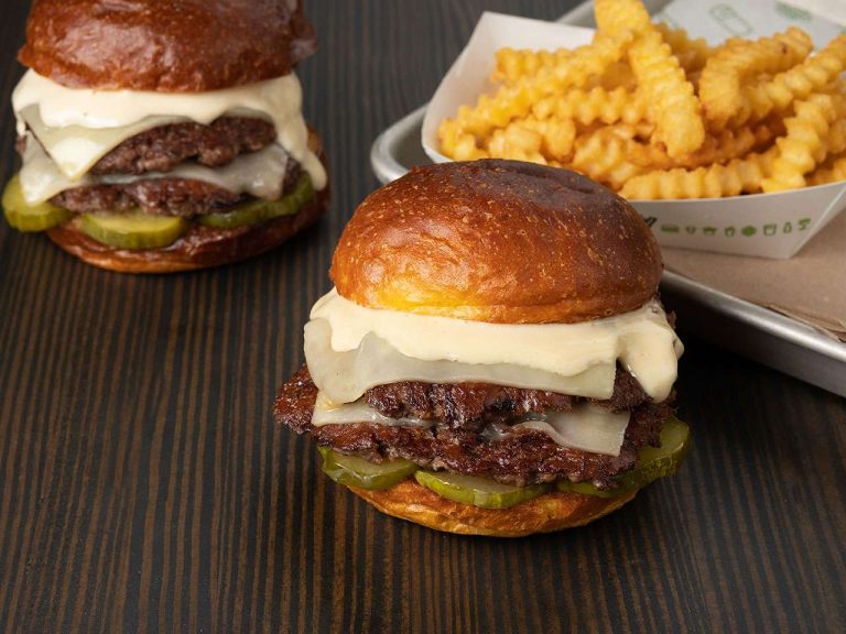 Does Eat N Park Spangles Serve Breakfast All Day? Find Out Here.