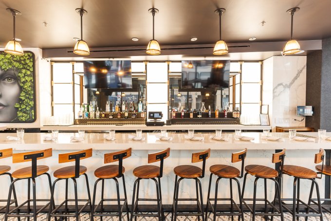 Chicago’s Best River North Happy Hour Deals!